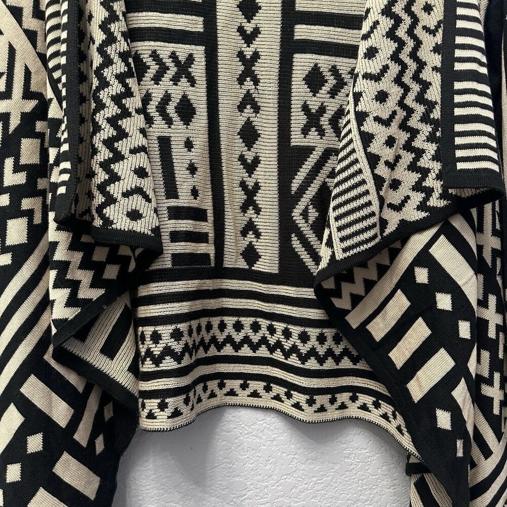 Larry Levine Black‎ Cream Geometric Tribal Open Front Waterfall Cardigan Medium - Picture 12 of 15